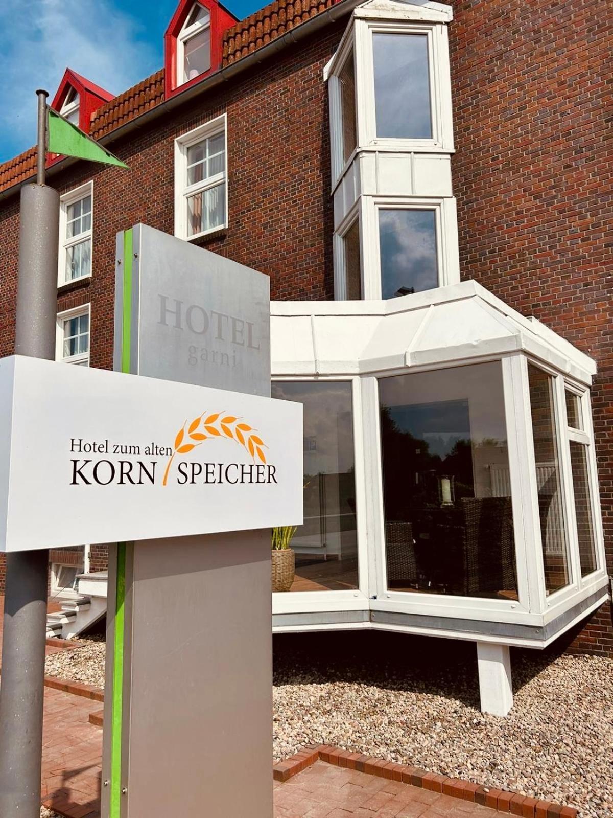 Hotel zum alten Kornspeicher Carolinensiel Exterior foto